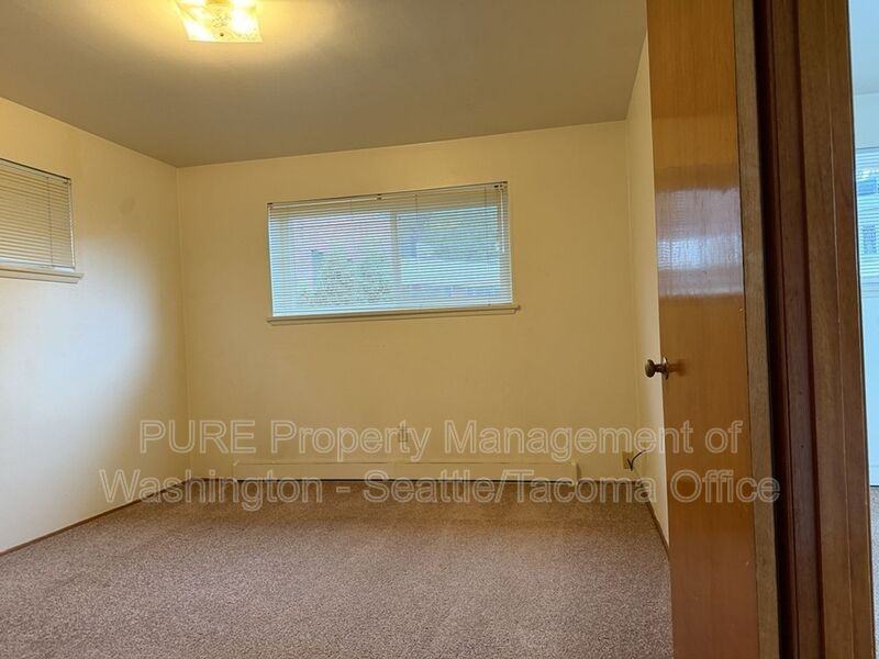 2356 Alki Ave Sw - Photo 7 of 15