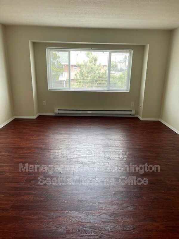 9816 20th Ave Sw #202 - Photo 3 of 11