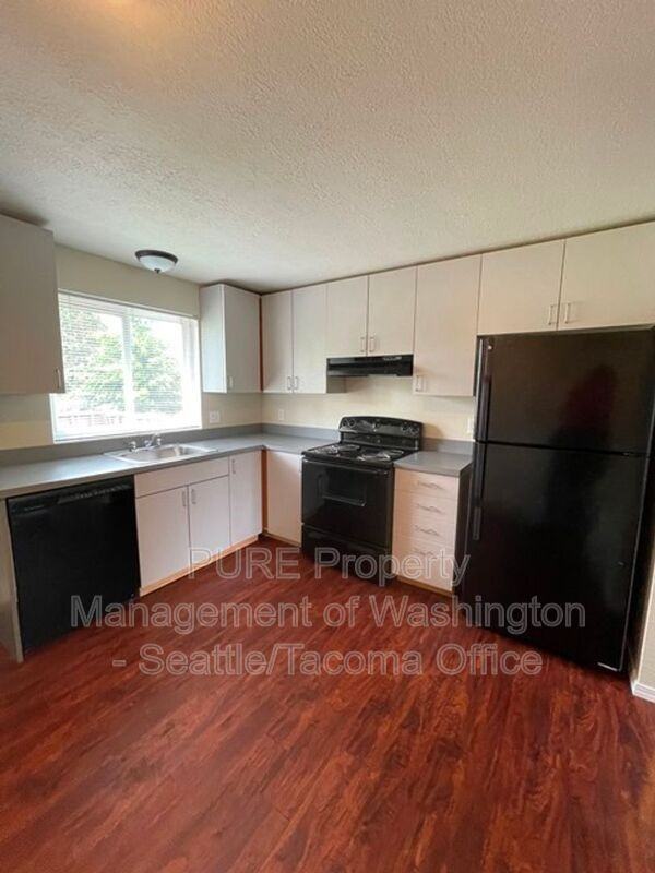 9816 20th Ave Sw #202 - Photo 4 of 11