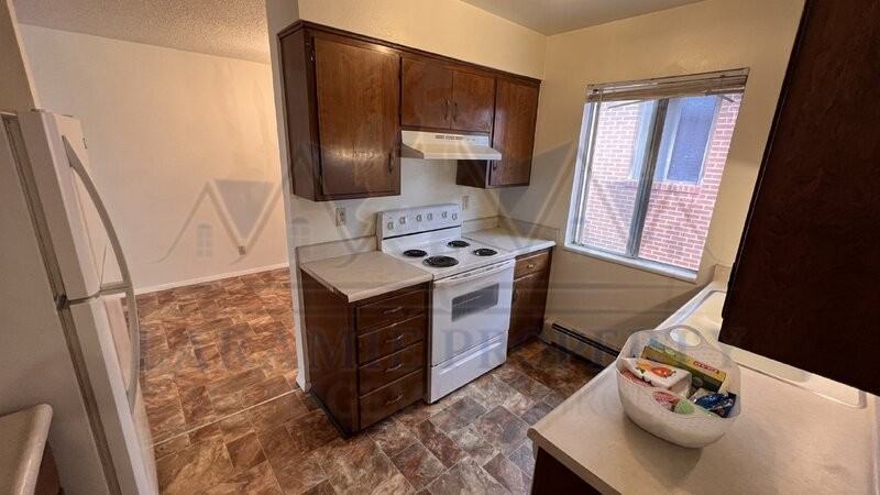 710 Downey St #19 - Photo 4 of 10