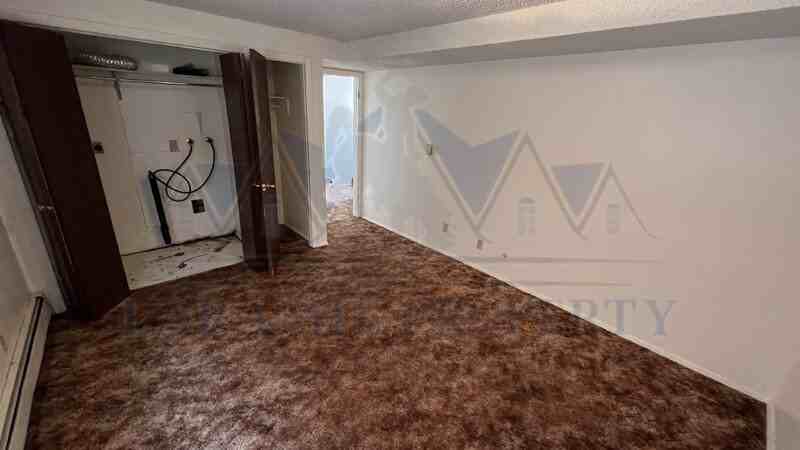 710 Downey St #19 - Photo 5 of 10