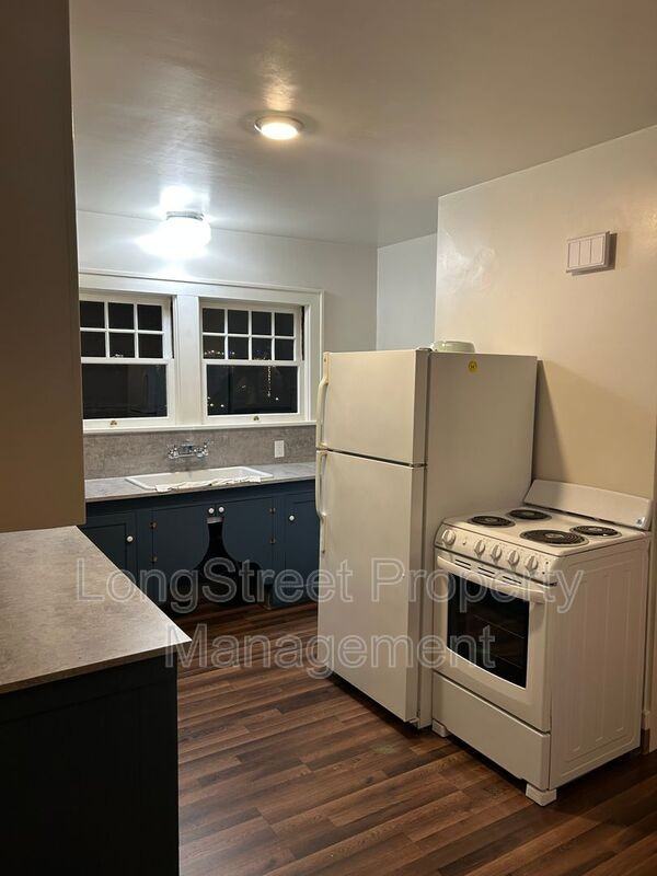 1905 Se 27th Ave - Photo 4 of 17