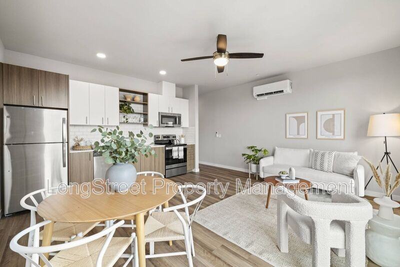 4064 N Mississippi Ave #301 - Photo 3 of 13