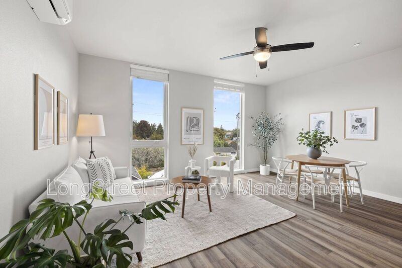 4064 N Mississippi Ave #301 - Photo 4 of 13