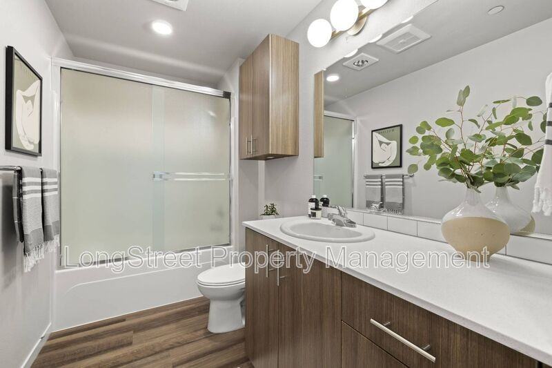 4064 N Mississippi Ave #301 - Photo 6 of 13