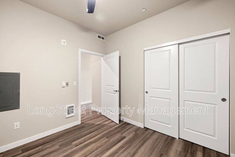 4064 N Mississippi Ave #404 - Photo 3 of 11