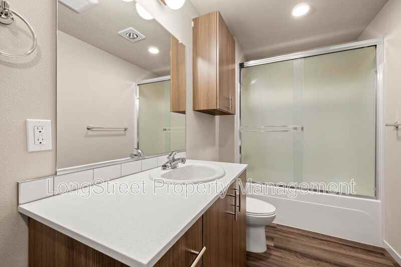 4064 N Mississippi Ave #404 - Photo 4 of 11