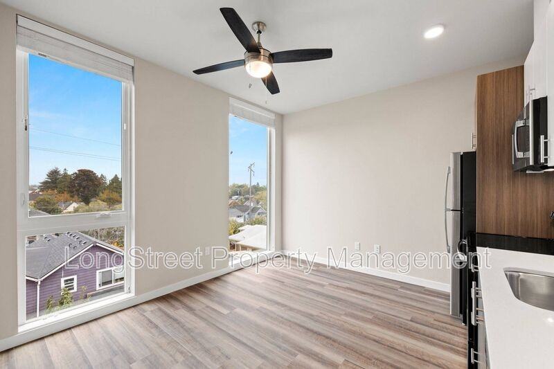 4064 N Mississippi Ave #404 - Photo 7 of 11