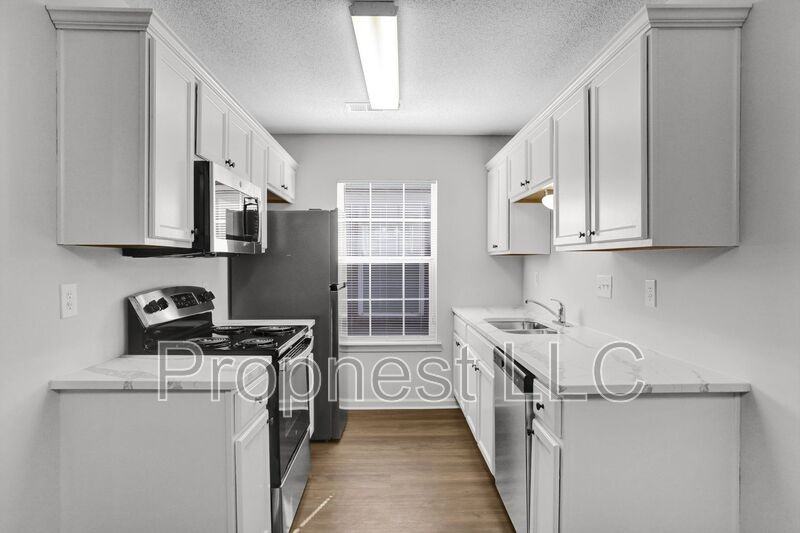 866 Barrington Woods Cv - Photo 7 of 32