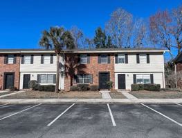 featured image of 415 Parkdale Dr #16E