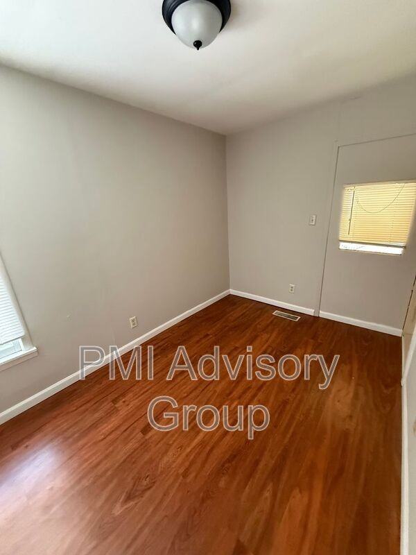 200 Sw Orchard St - Photo 5 of 8