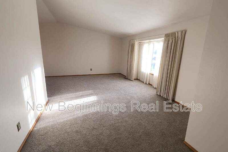 2125 Sather Dr - Photo 5 of 38