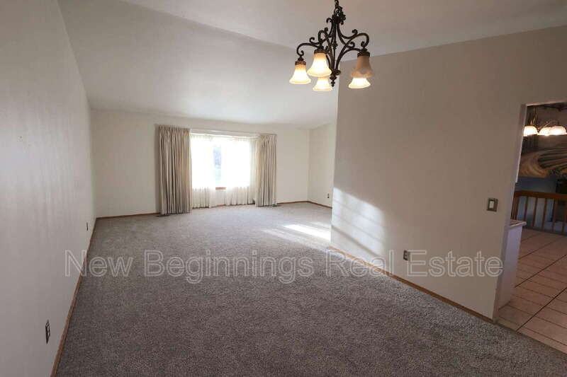 2125 Sather Dr - Photo 7 of 38