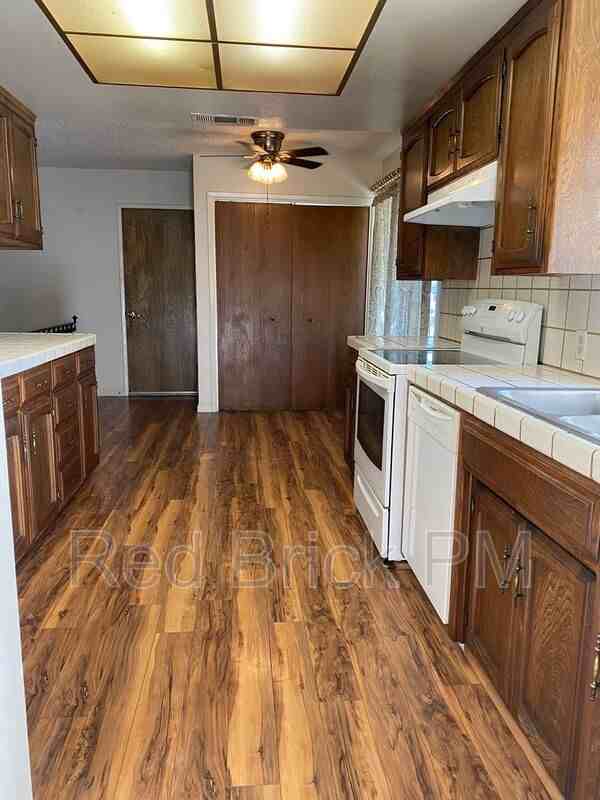 2998 Sequoia Dr - Photo 2 of 14