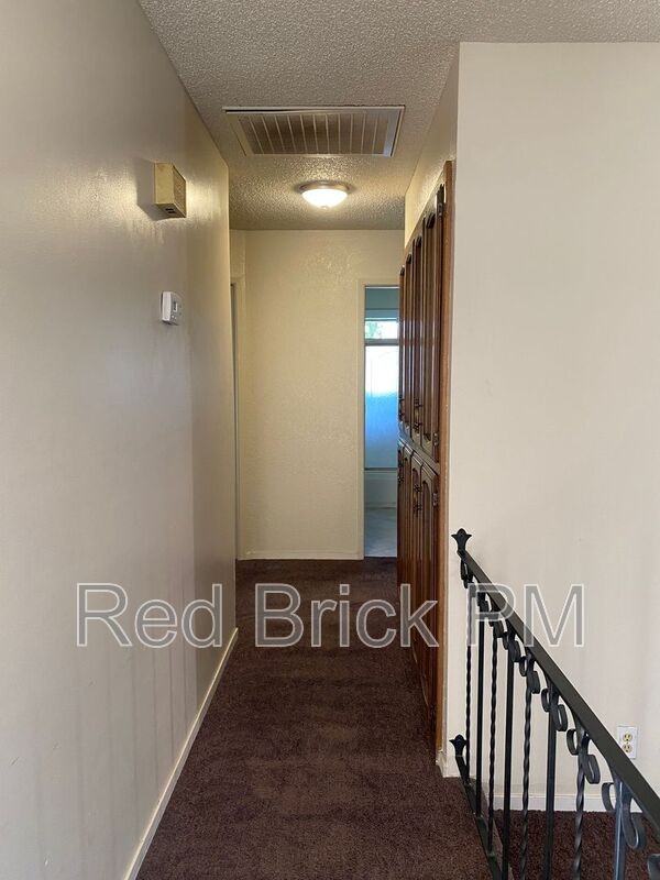 2998 Sequoia Dr - Photo 5 of 14