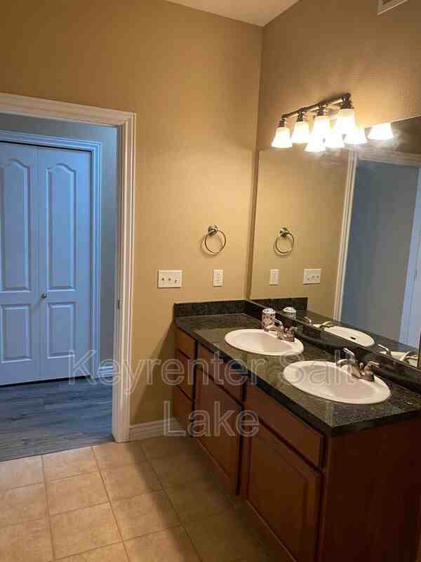 1174 E St #414 - Photo 4 of 10