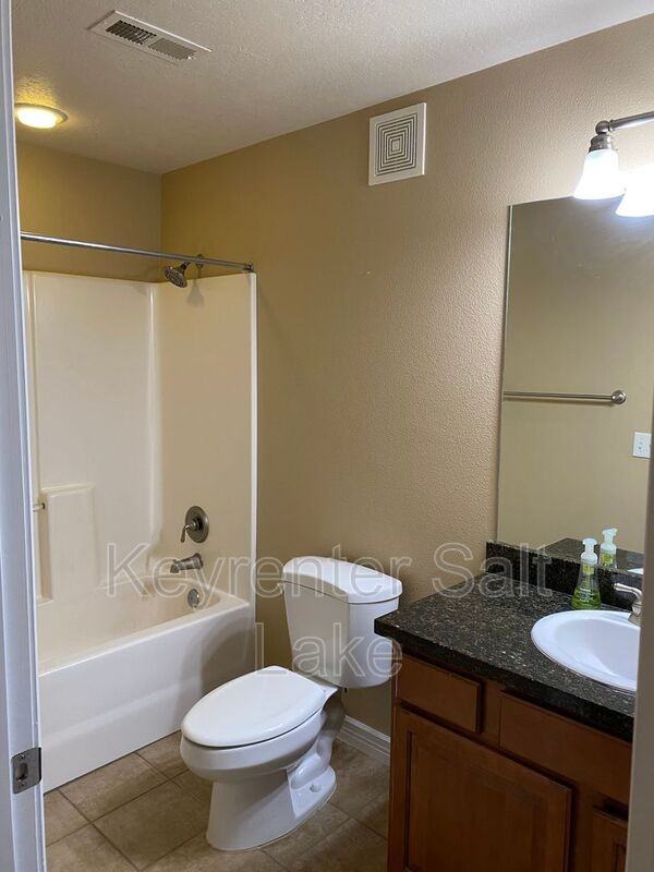 1174 E St #414 - Photo 7 of 10