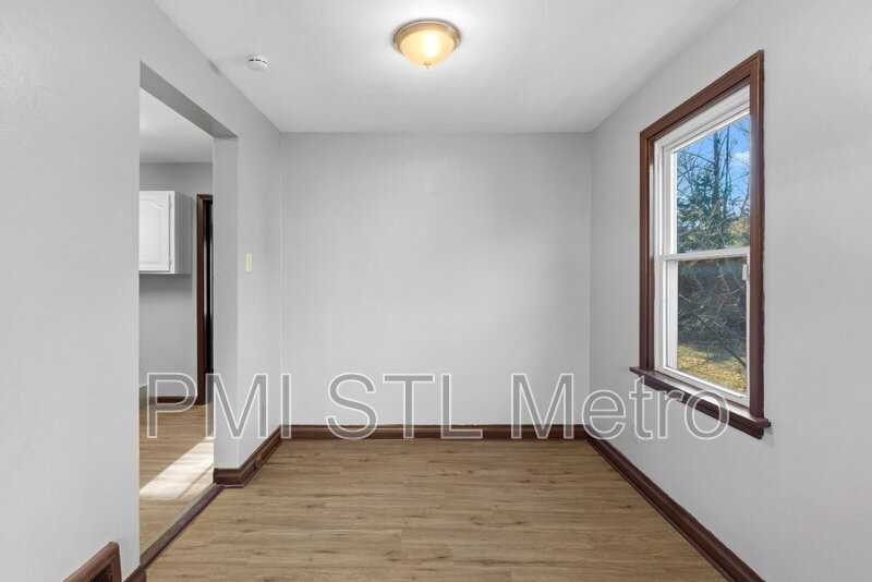 2546 Main St - Photo 4 of 10