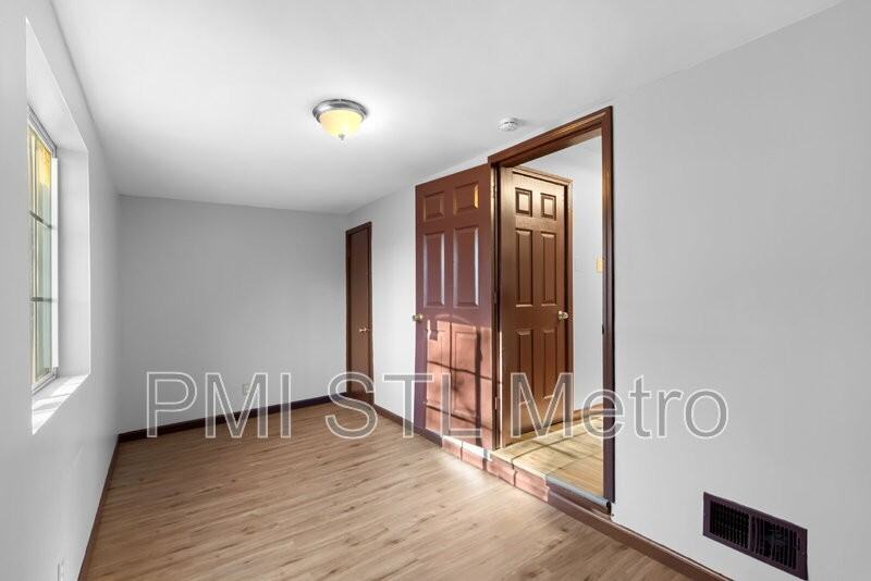 2546 Main St - Photo 6 of 10