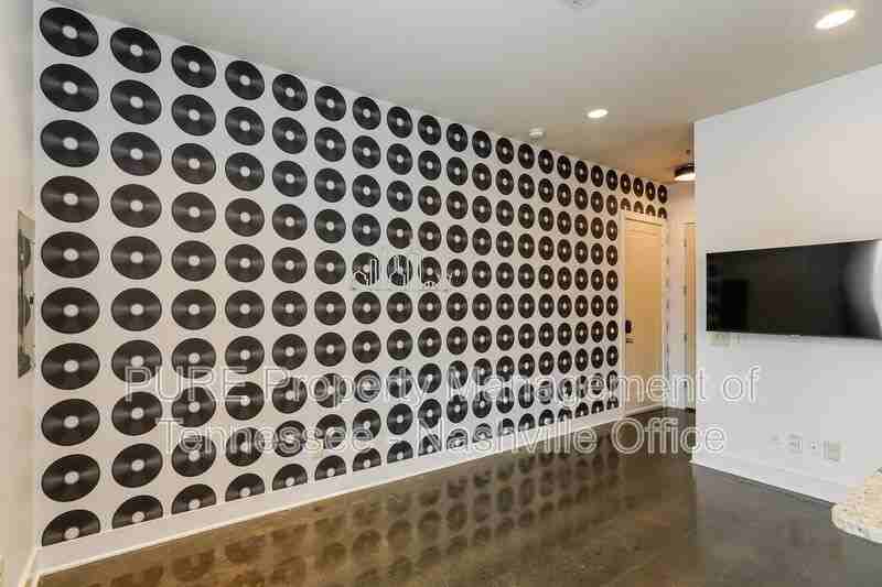 210 30th Ave N #201 - Photo 5 of 20