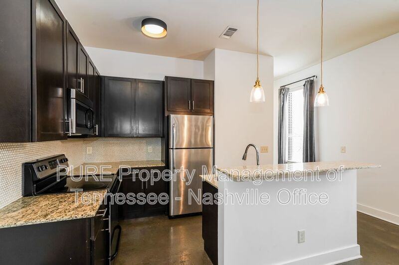 210 30th Ave N #201 - Photo 3 of 18