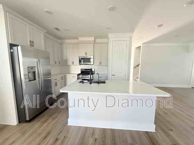 841 Breakfast Point Blvd - Photo 7 of 37