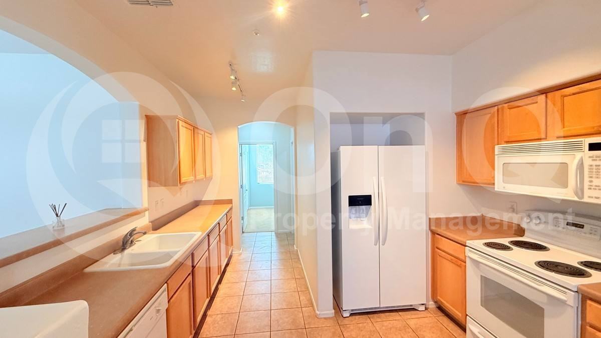 6334 S Blake St - Photo 2 of 10