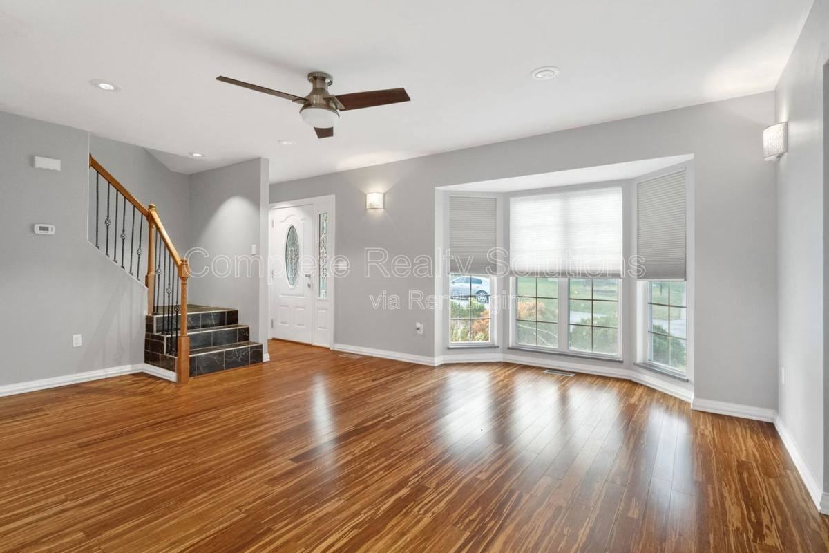 5339 Vine Ave - Photo 3 of 10