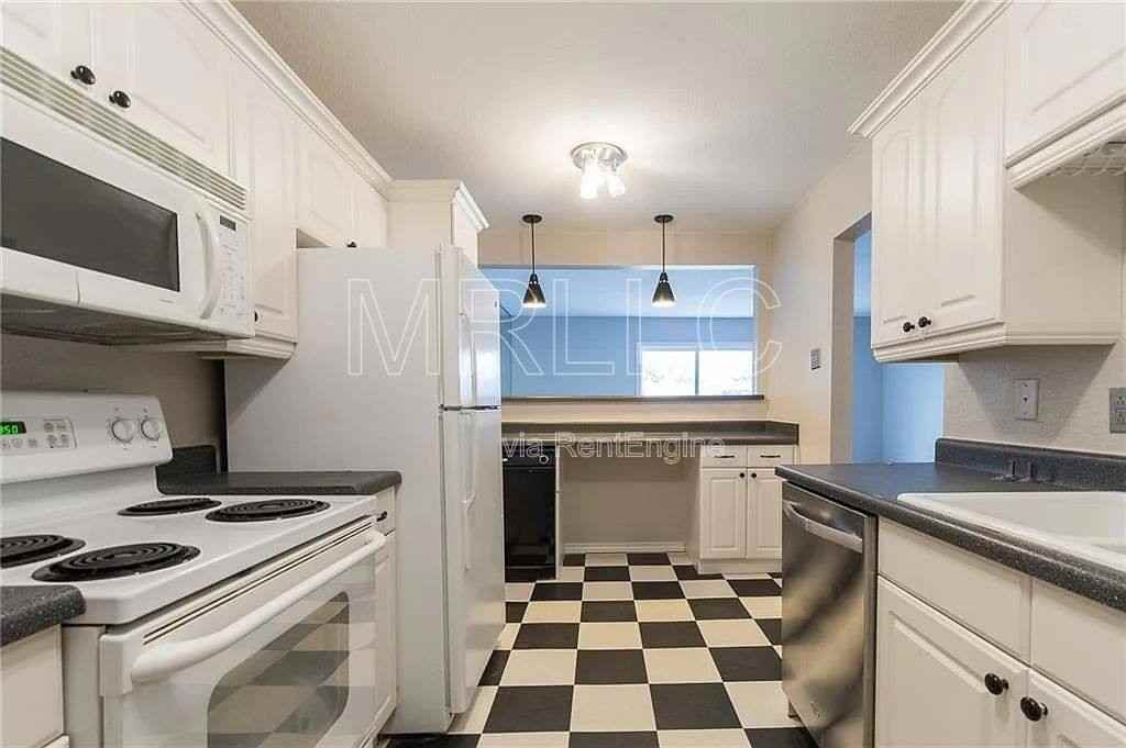 4012 Ridglea Country Club Dr #401