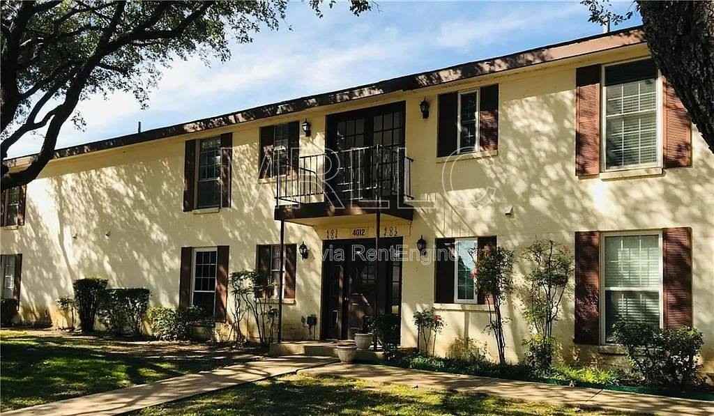 4012 Ridglea Country Club Dr #401 - Photo 2 of 10