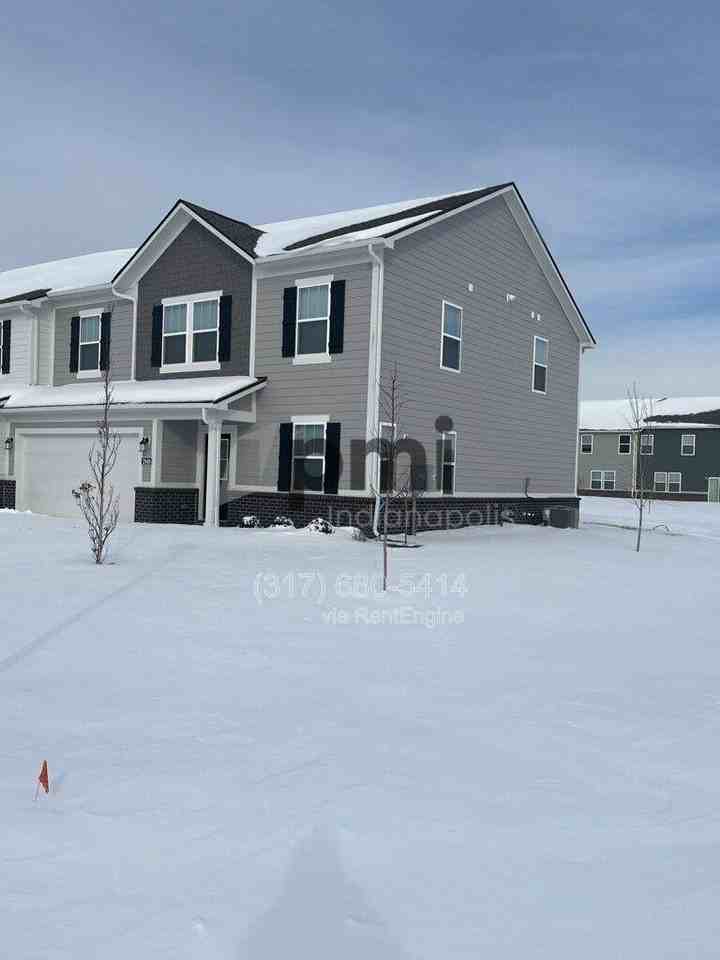 2948 Woods Edge Dr - Photo 3 of 10