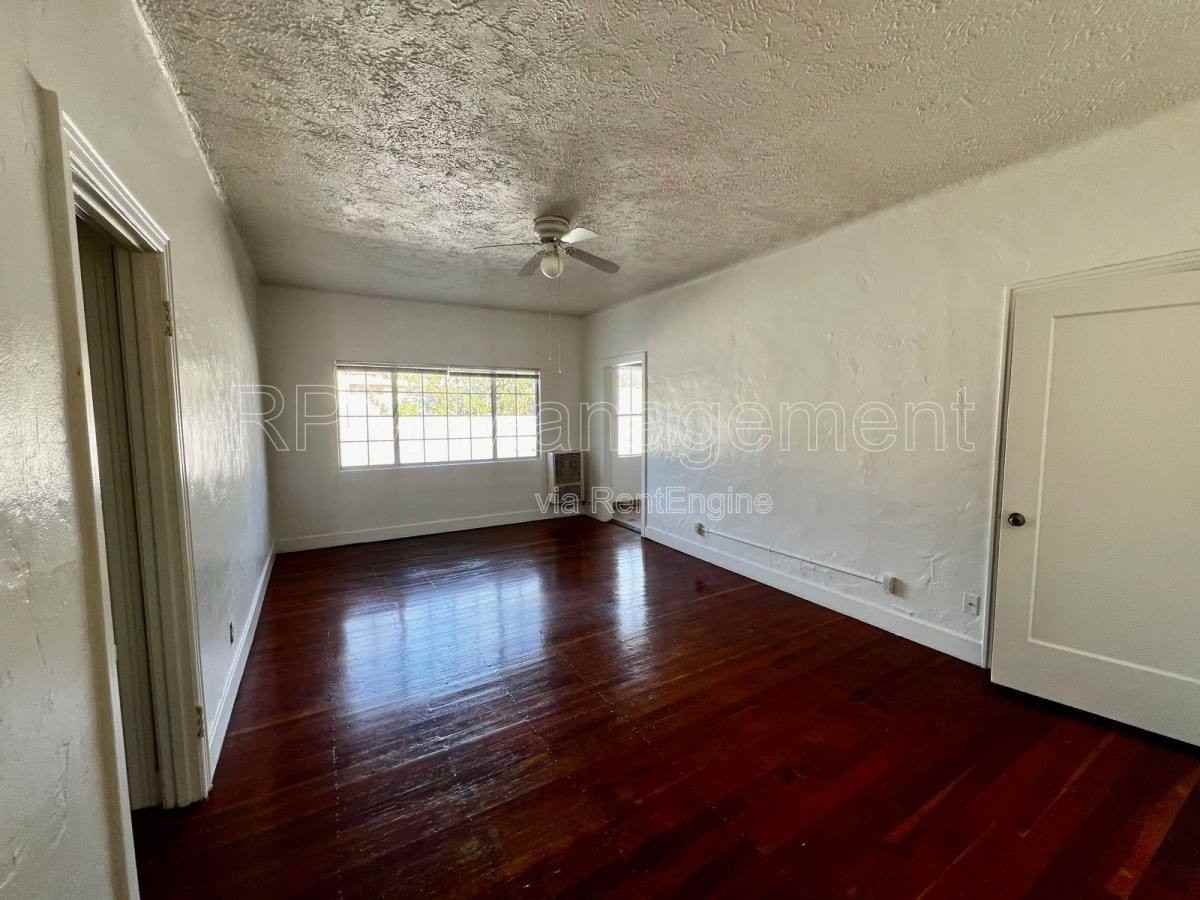 1740 Winona Blvd #303