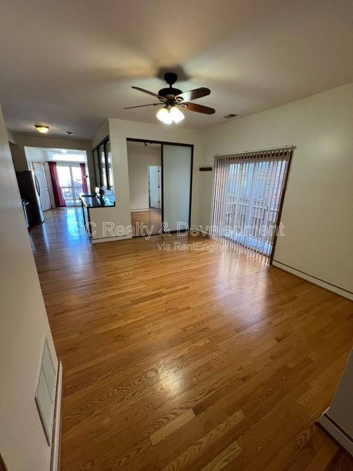 6130 S Greenwood Ave #3 - Photo 3 of 10