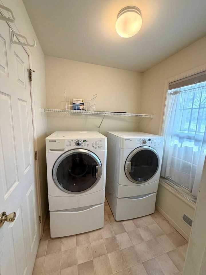 104 Kentshire Dr - Photo 3 of 10