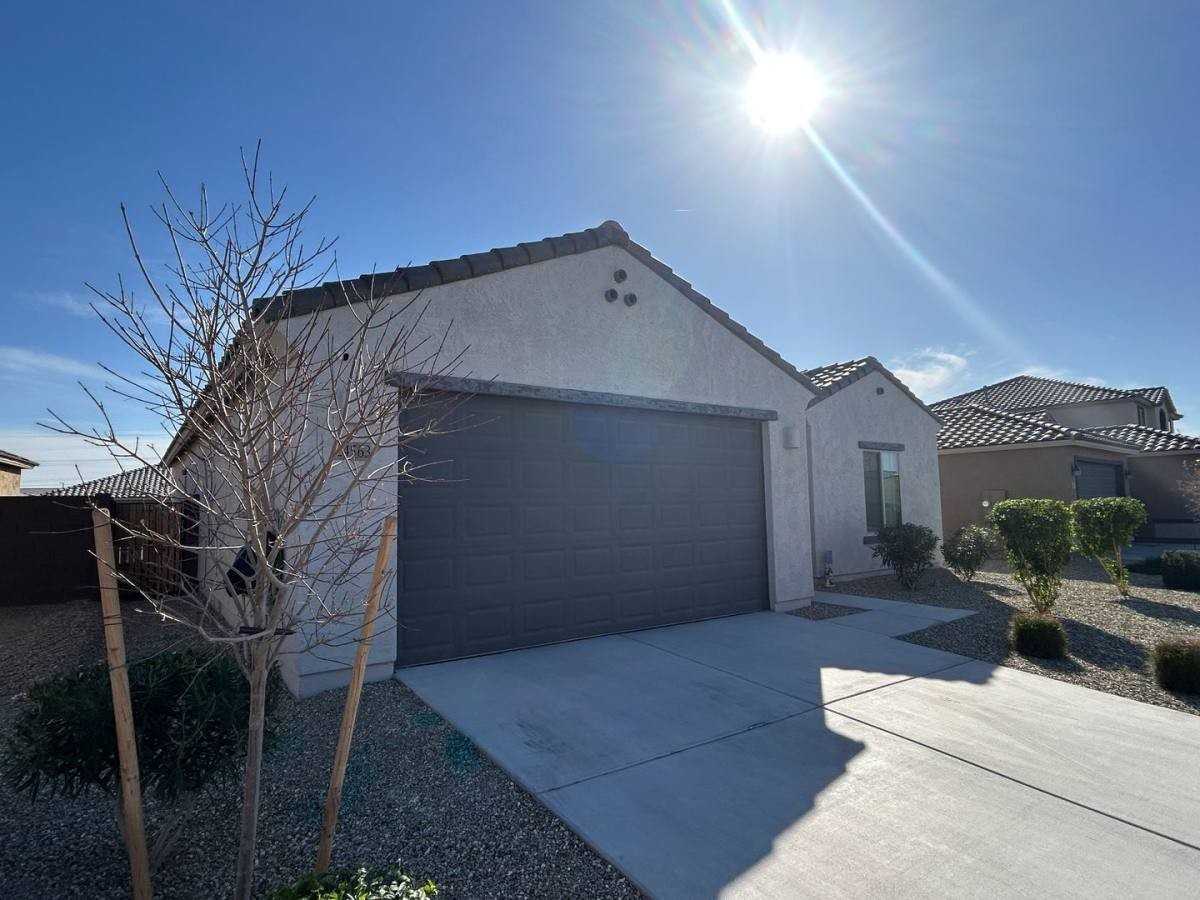 24563 W Verlea Dr - Photo 2 of 10