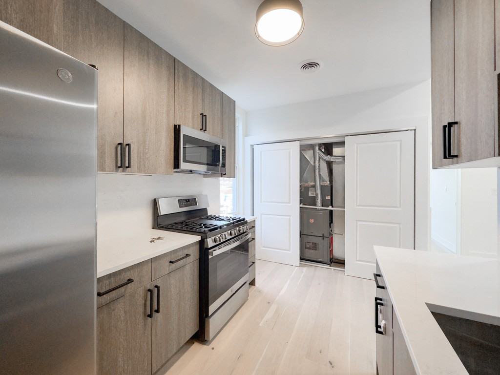 2129 N Bingham St #2 - Photo 5 of 21