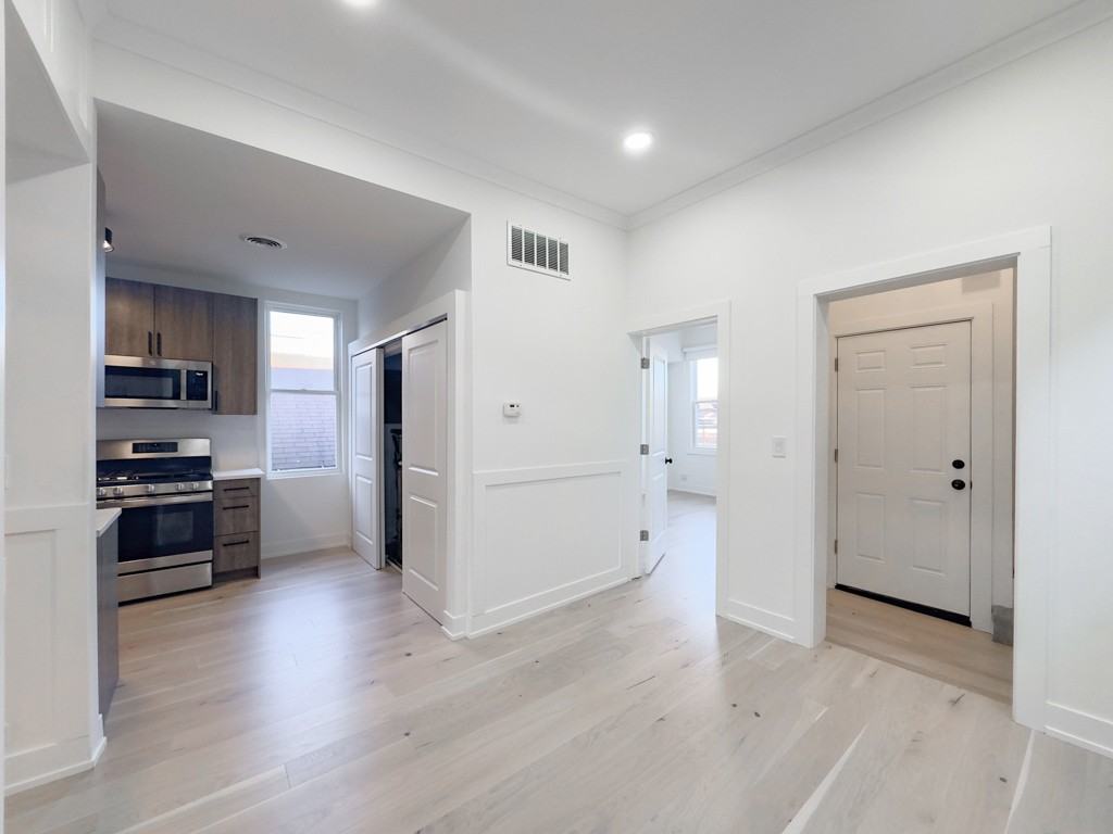 2129 N Bingham St #2 - Photo 7 of 21