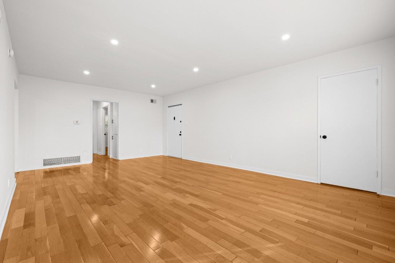 354 S Camden Dr #9 - Photo 5 of 28