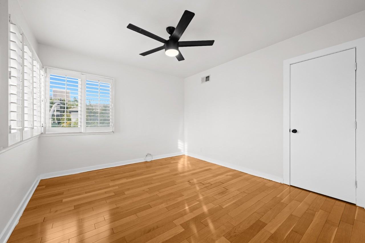 354 S Camden Dr #9 - Photo 6 of 28