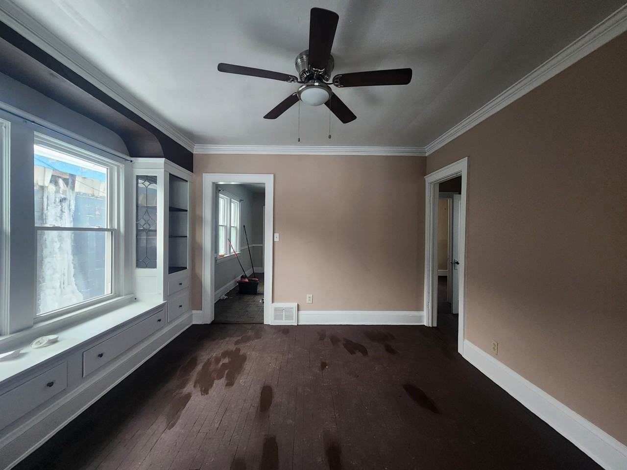 9501 Rosewood Ave - Photo 5 of 12