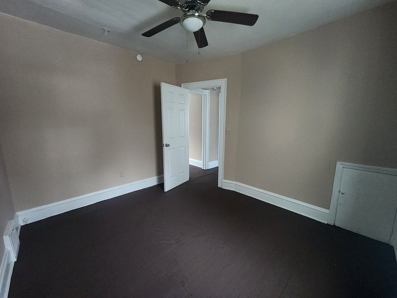 9501 Rosewood Ave - Photo 6 of 12