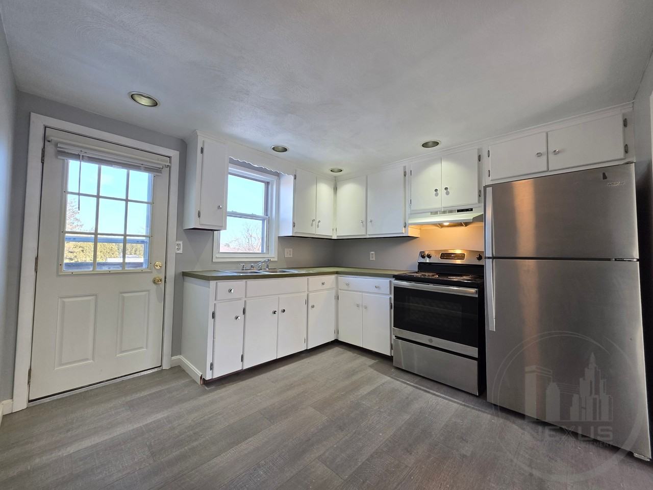 73-75 Newell St - Photo 3 of 11