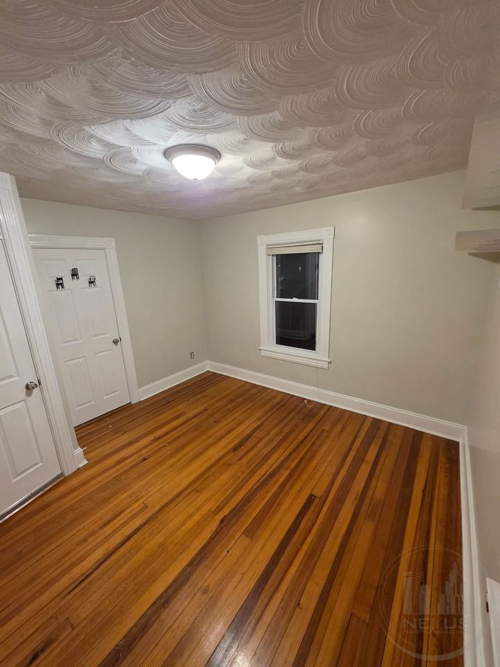 358-362 Weeden St - Photo 7 of 12