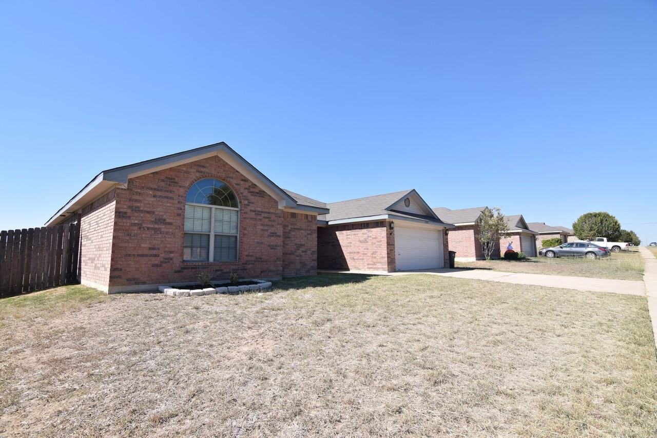 2205 Joseph Dr - Photo 3 of 21