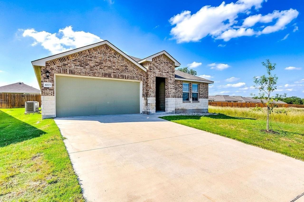 4003 Arafel Ln - Photo 2 of 32