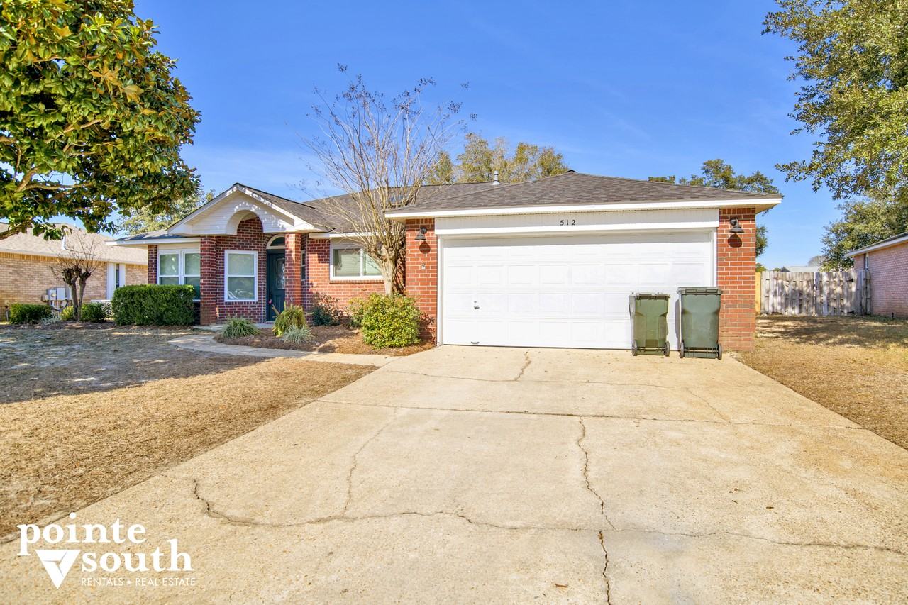 512 Batten Blvd - Photo 2 of 33