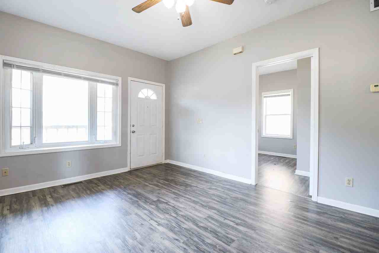 1112 S 33rd St - Photo 3 of 15