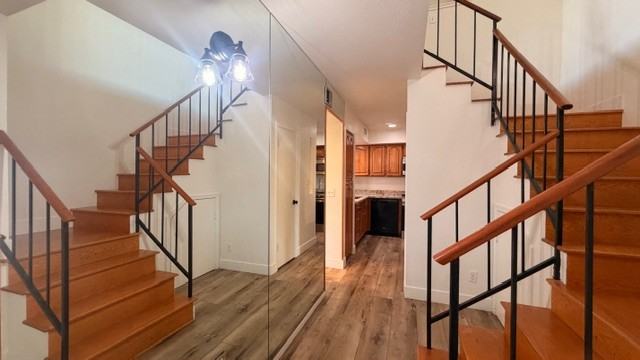 2142 E Turney Ave #10 - Photo 2 of 37