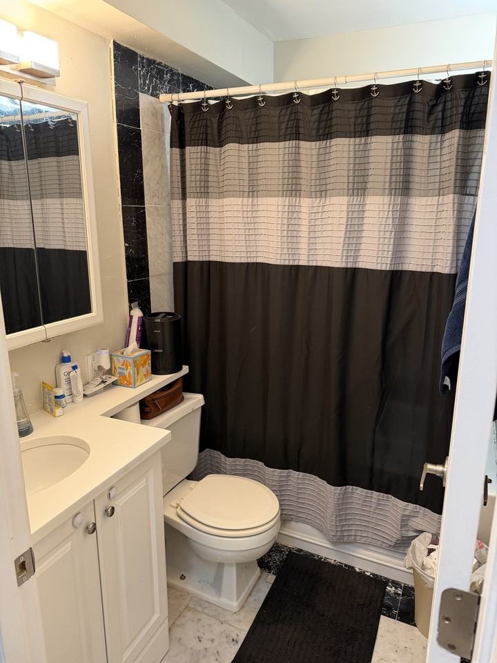 4343 N Clarendon Ave #809 - Photo 6 of 8