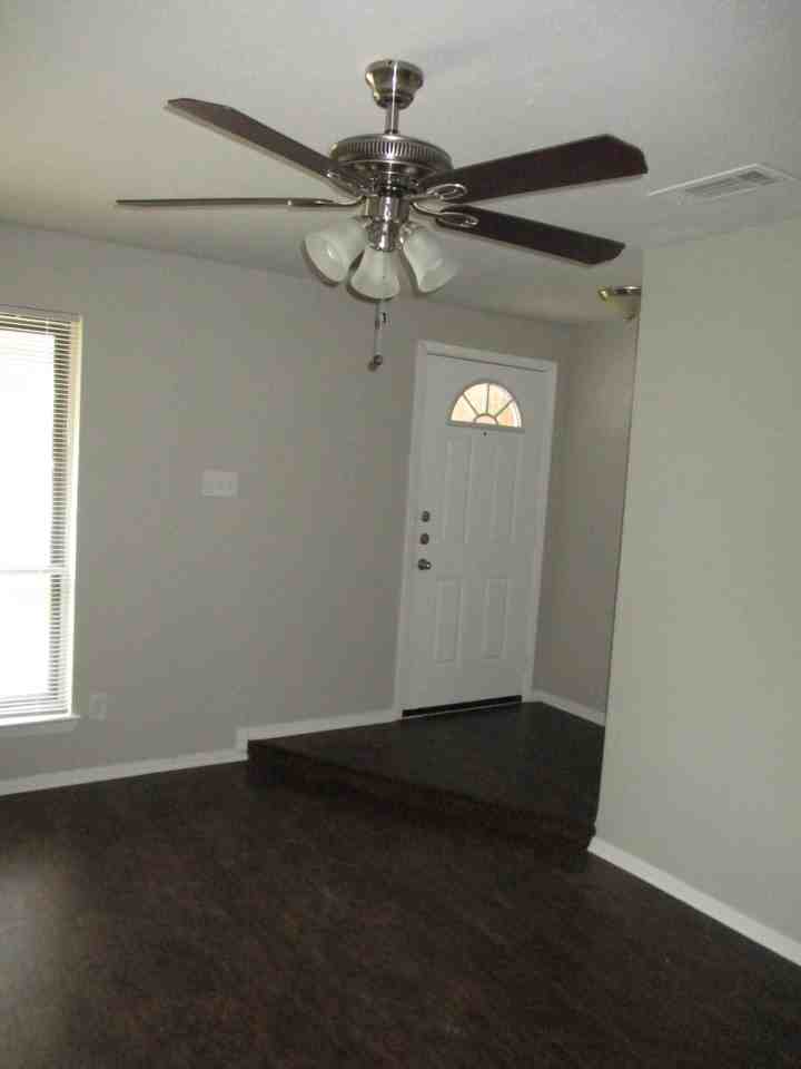 4018 Ambrose Dr - Photo 3 of 15